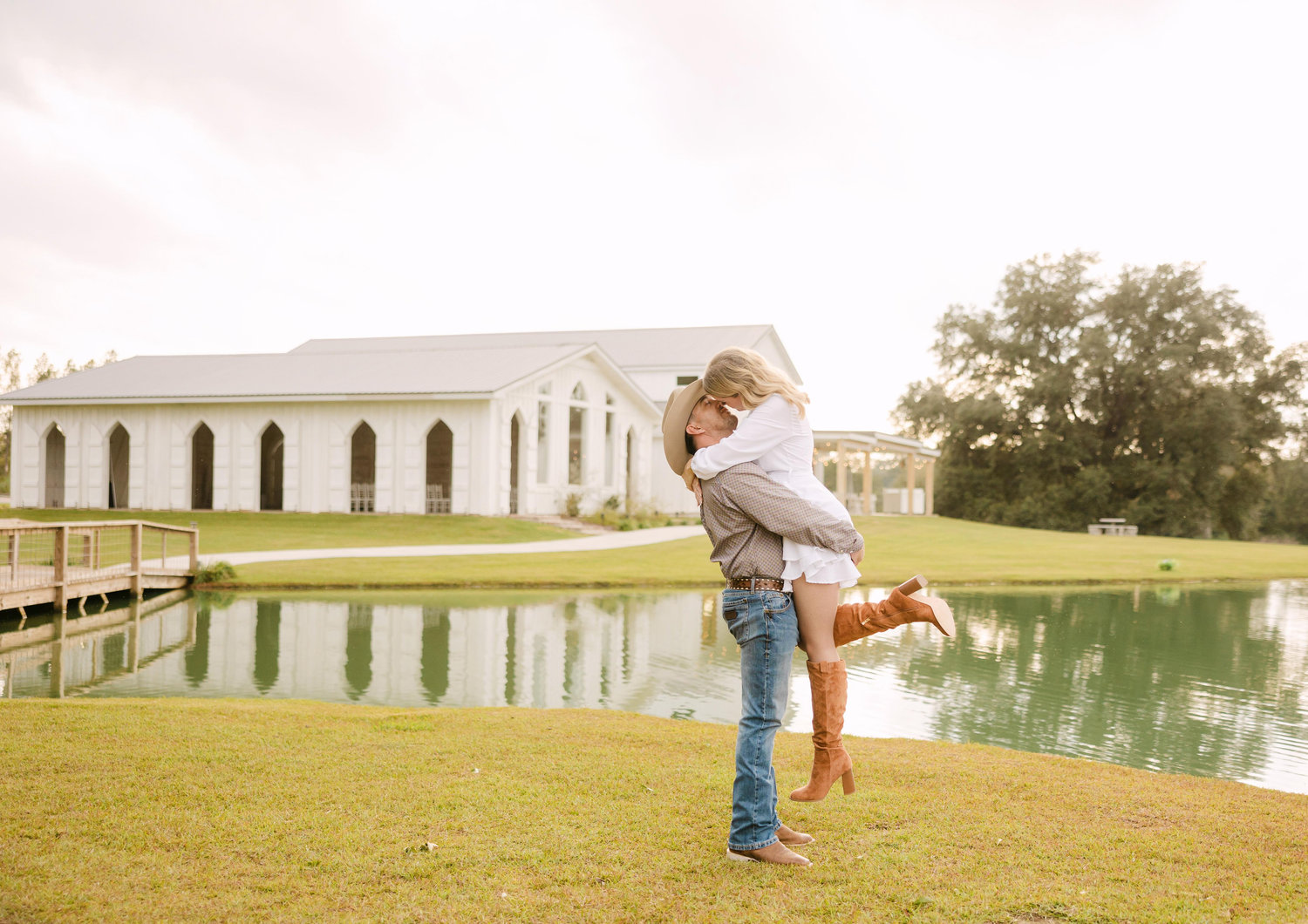 The Wedding Website of Kara LeRoy and Zach Hodges