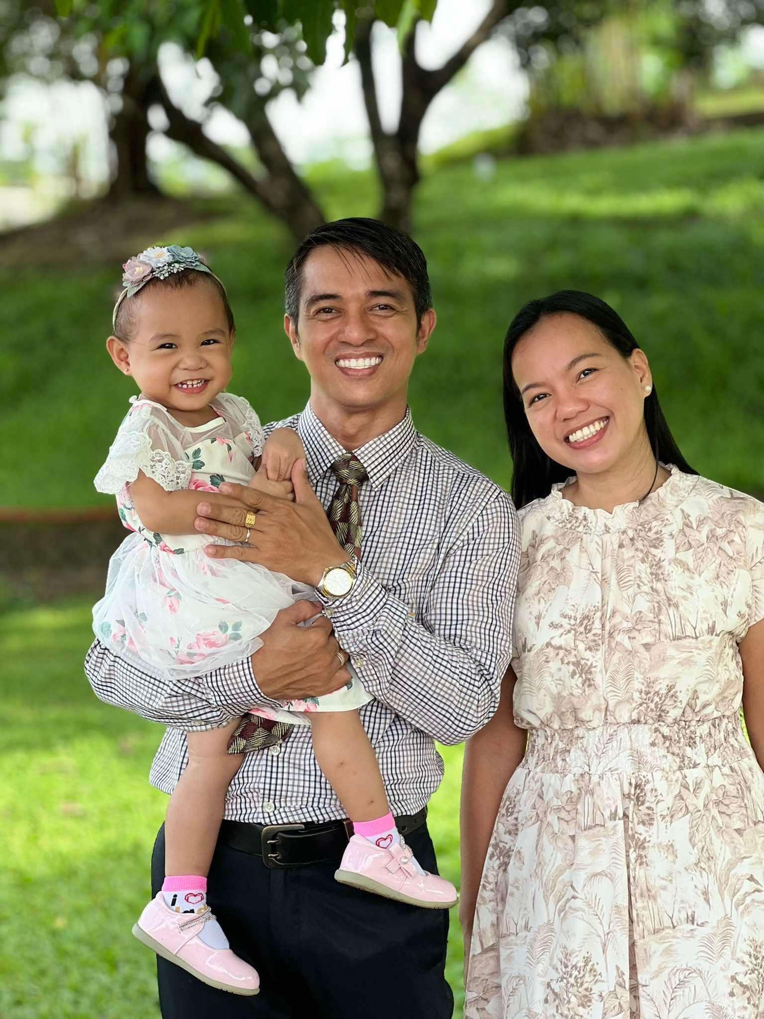 The Wedding Website of Madelyn C. Divinaflor and Ronnie M. Baldos
