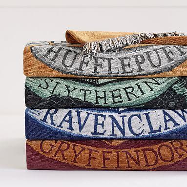 HARRY POTTER™ Chenille Crest Throw