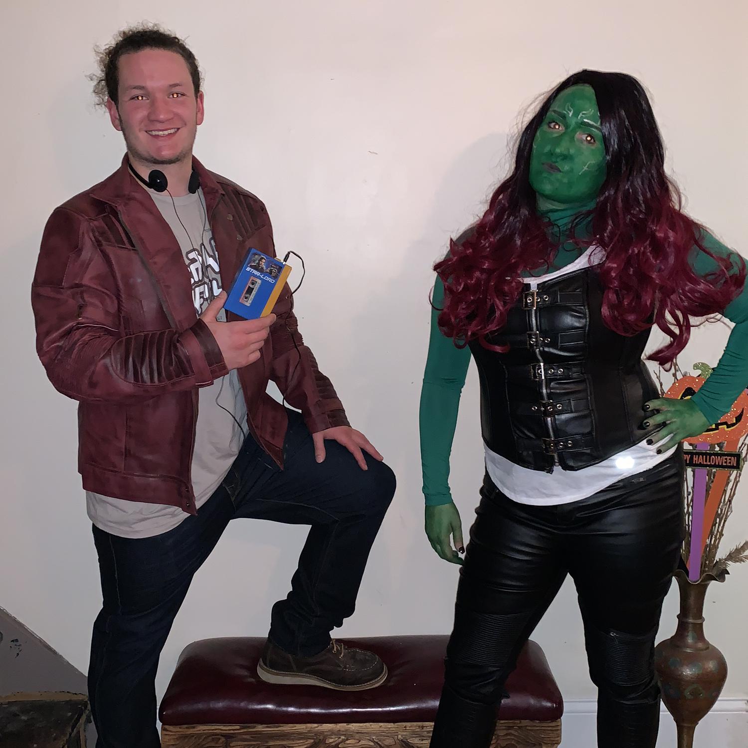 Starlord & Gamora... I tend to go a little over board with the face paint lol
Halloween 2021