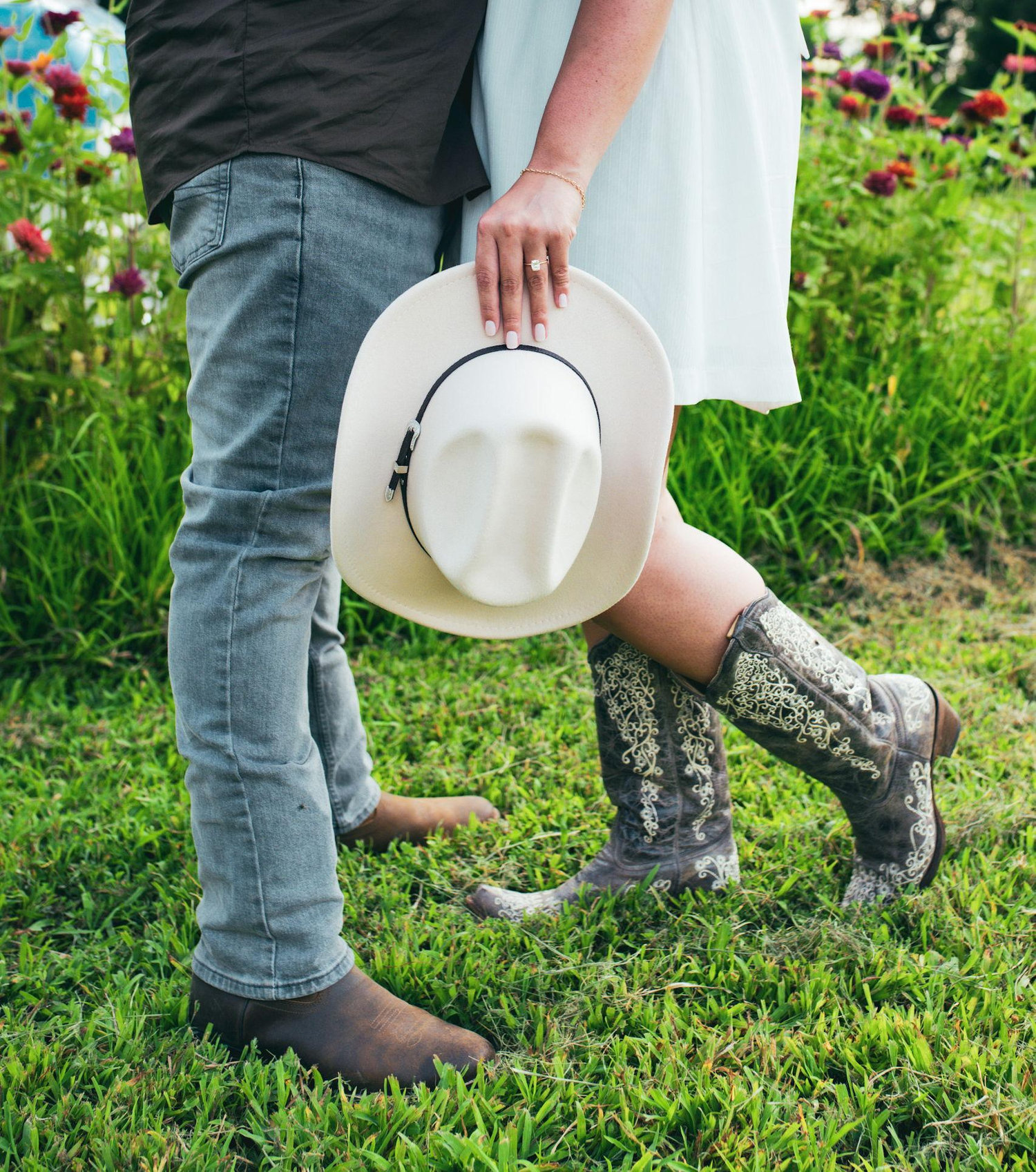 The Wedding Website of Lexie Graveline and Brett Farr