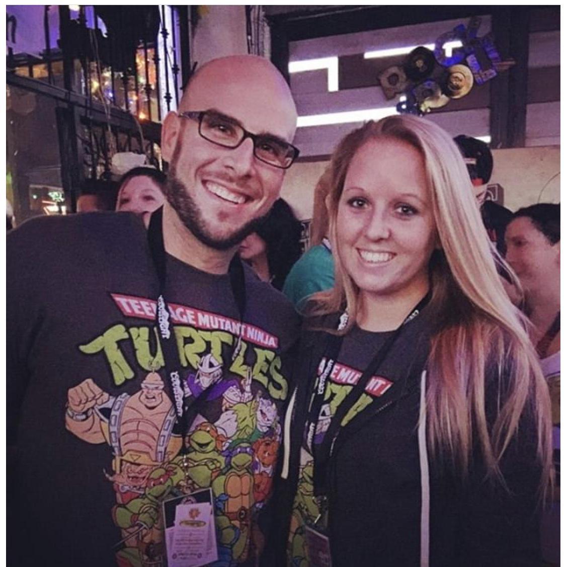 First real date night out! 90s pub crawl!