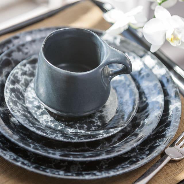 Bennington Pottery: Classic Dinner Plate - Black on Slate