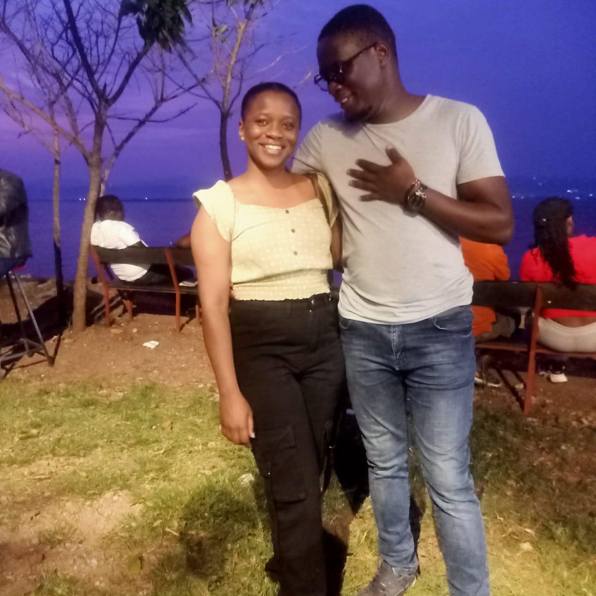 I had gone to visit her in Kisumu and this was by the lakeside which is her favorite place to be, near large water bodies hahahaha. We were vibing to Rhumba and just having fun
