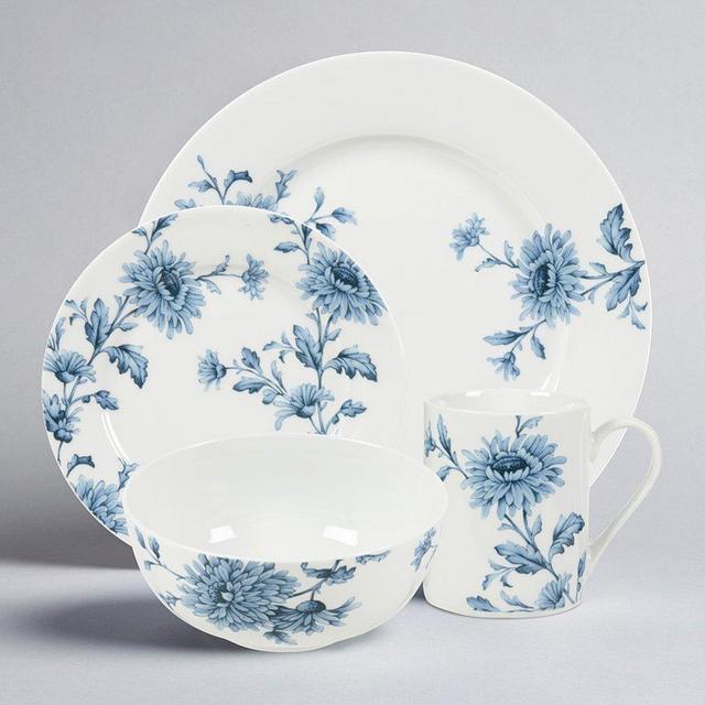 love this product White & Blue Floral Spode Home 16-Piece Dinnerware Set