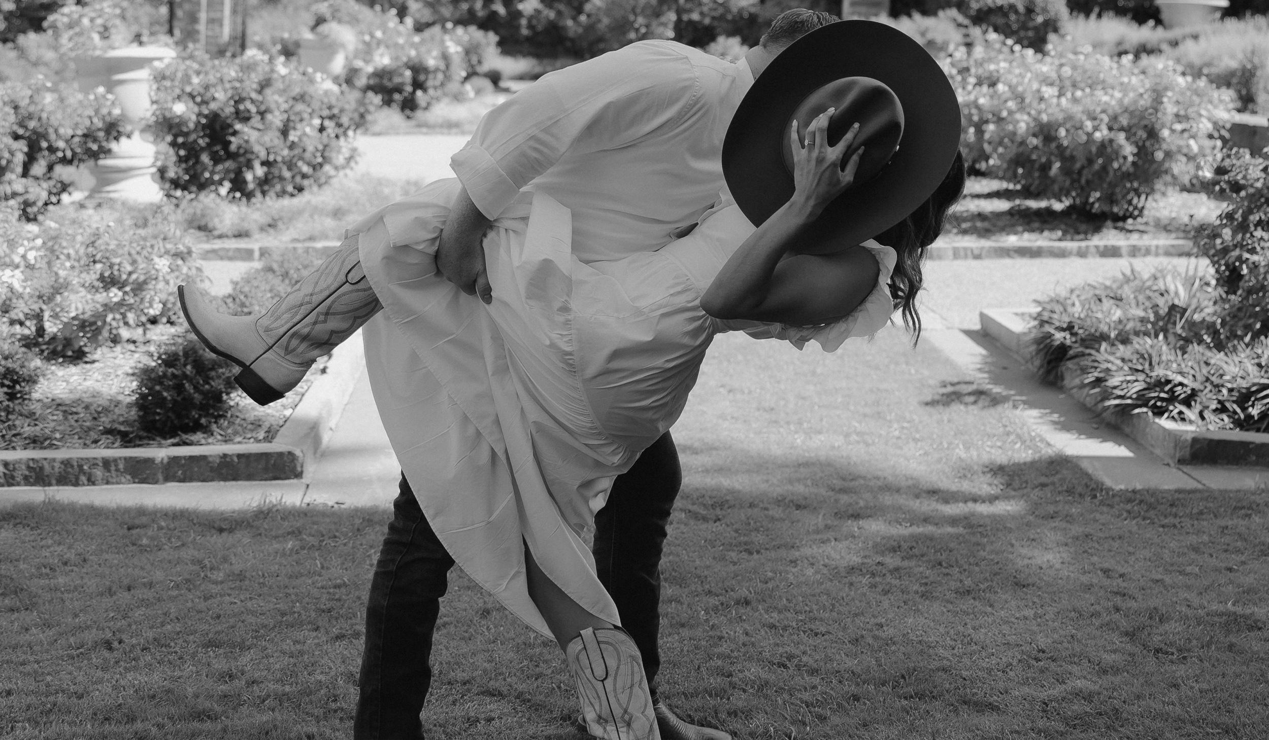 The Wedding Website of Jennifer Tellez and Oliver Poole