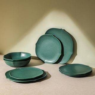 Baskerville 24-Piece Dinnerware Set, Service for 8