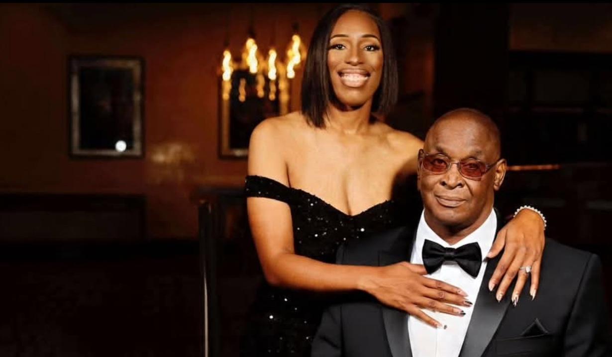 The Wedding Website of Daphnee E Frieson and Victor A Khan III