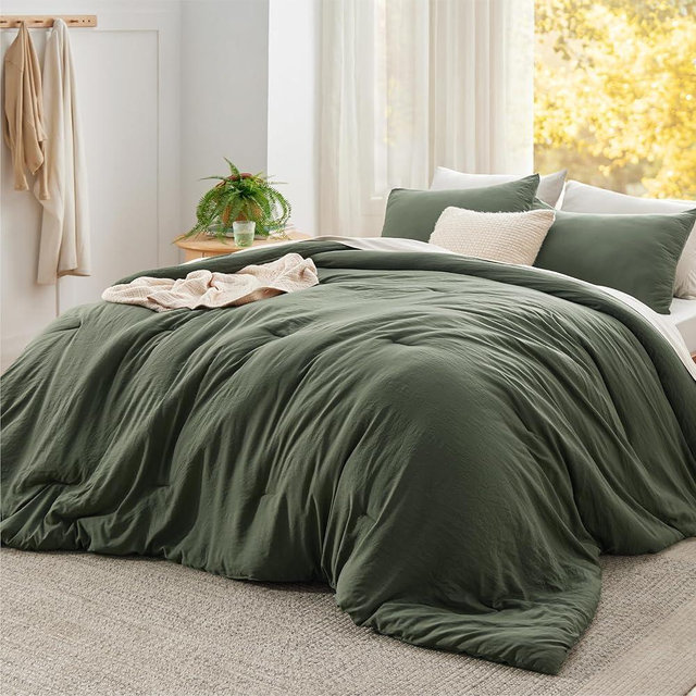 Bedsure Super King Comforter Set, Dark Green Soft Prewashed Bedding for All Seasons, 3 Pieces GentleSoft™ Bed Set, 1 Lightweight Comforter (120"x120") and 2 Pillowcases (20"x36")