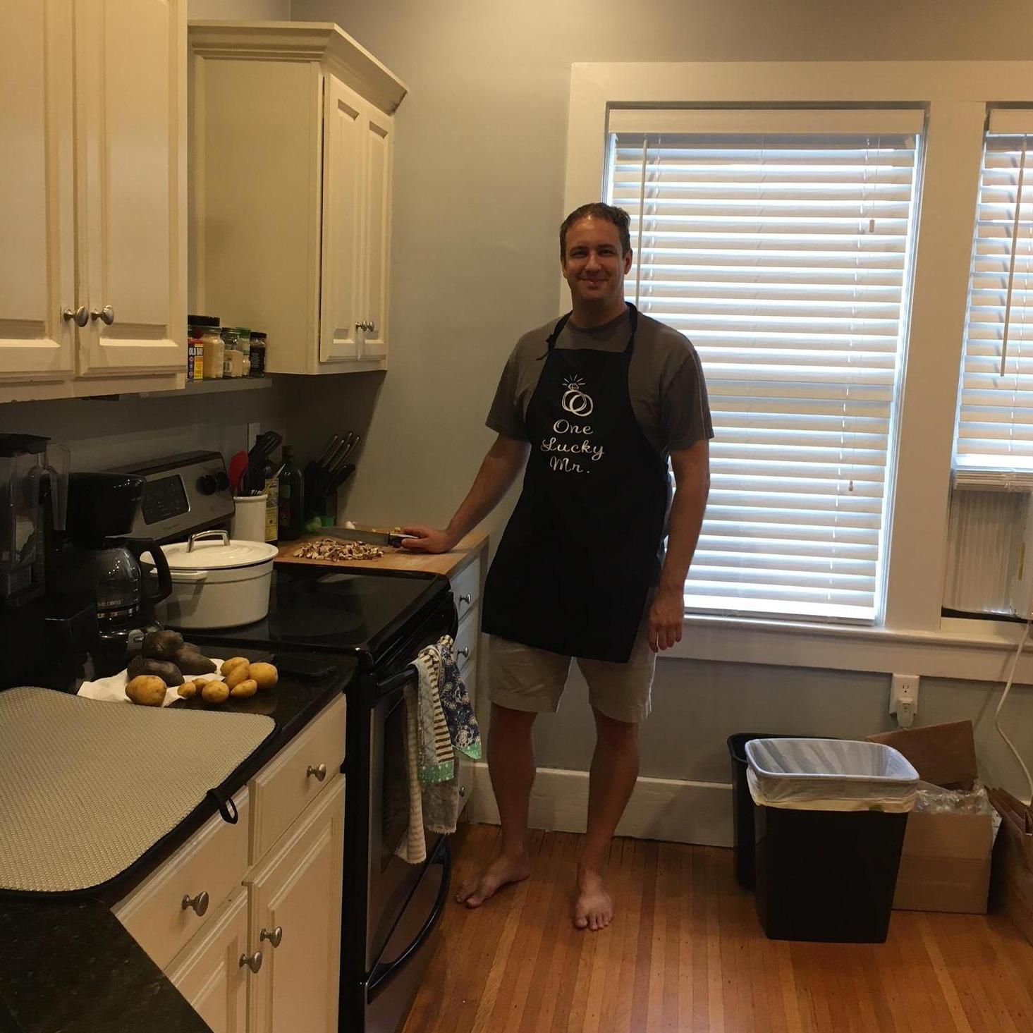 World's best fiance award goes to... 
He even wore Taryn's beloved aprons that Sharon and Tim (Taryn's family friends) gave them