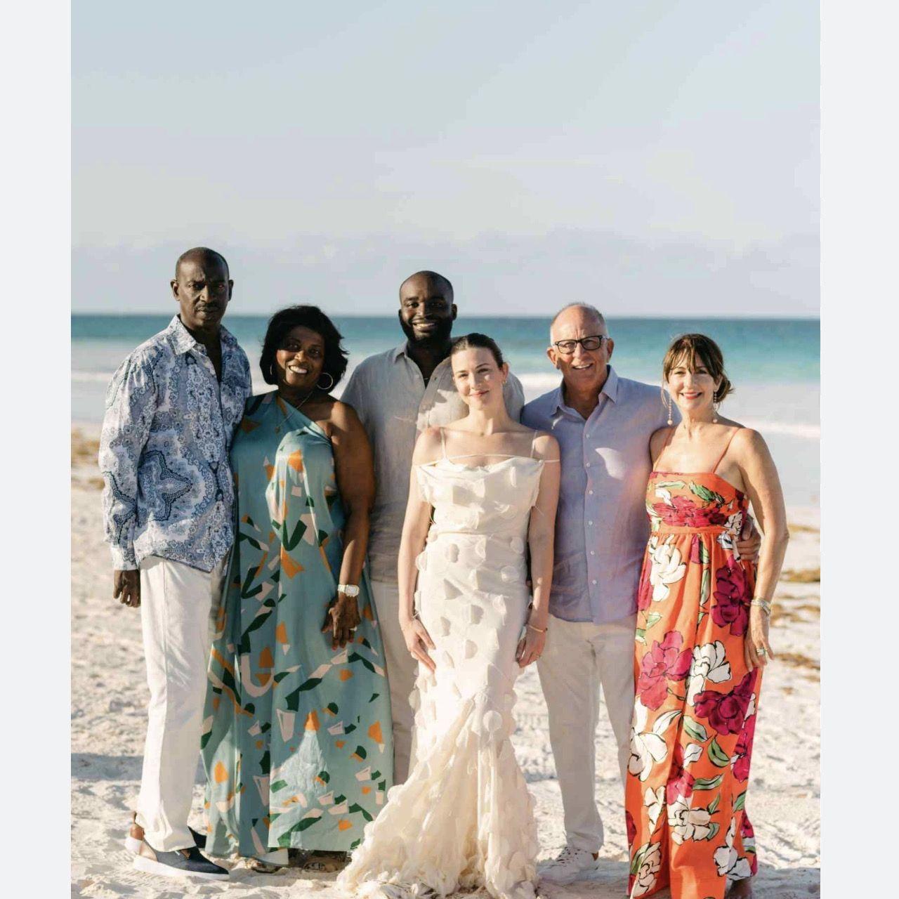 Embrace the island vibe with light breathable fabrics for the tropical vibe. Think linen shirts and flowy dresses with comfortable shoes.