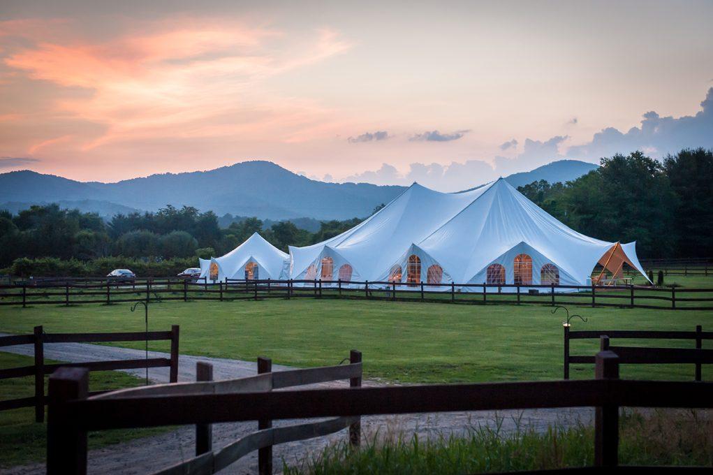 The Wedding Website of Jen Hilton and Victor Crespo