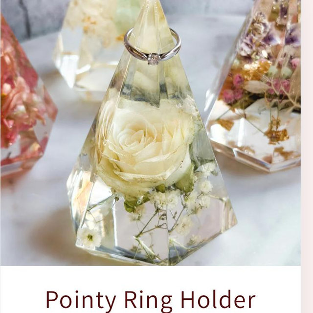 Floral preservation ring holder