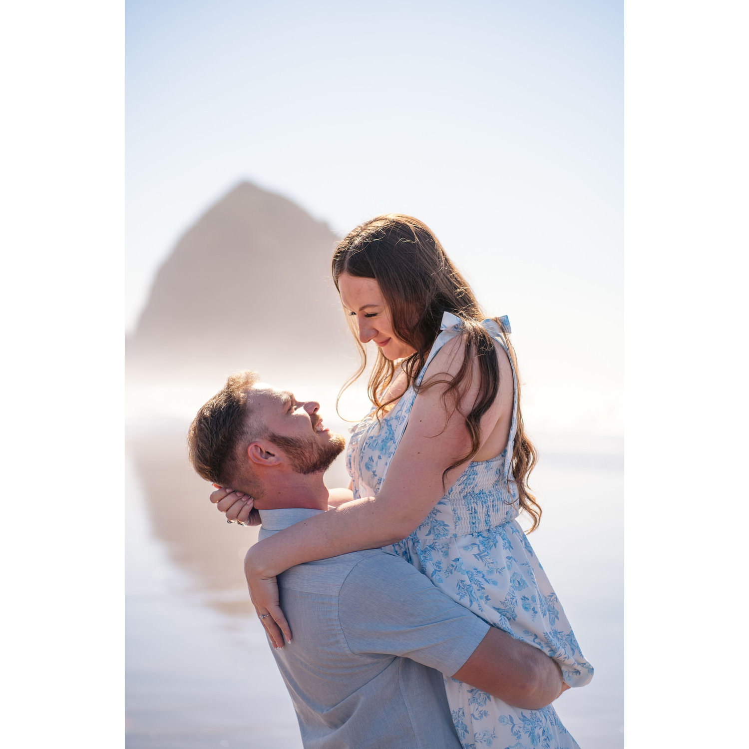 Engagement Photos by Instagram @_moonlightvisuals