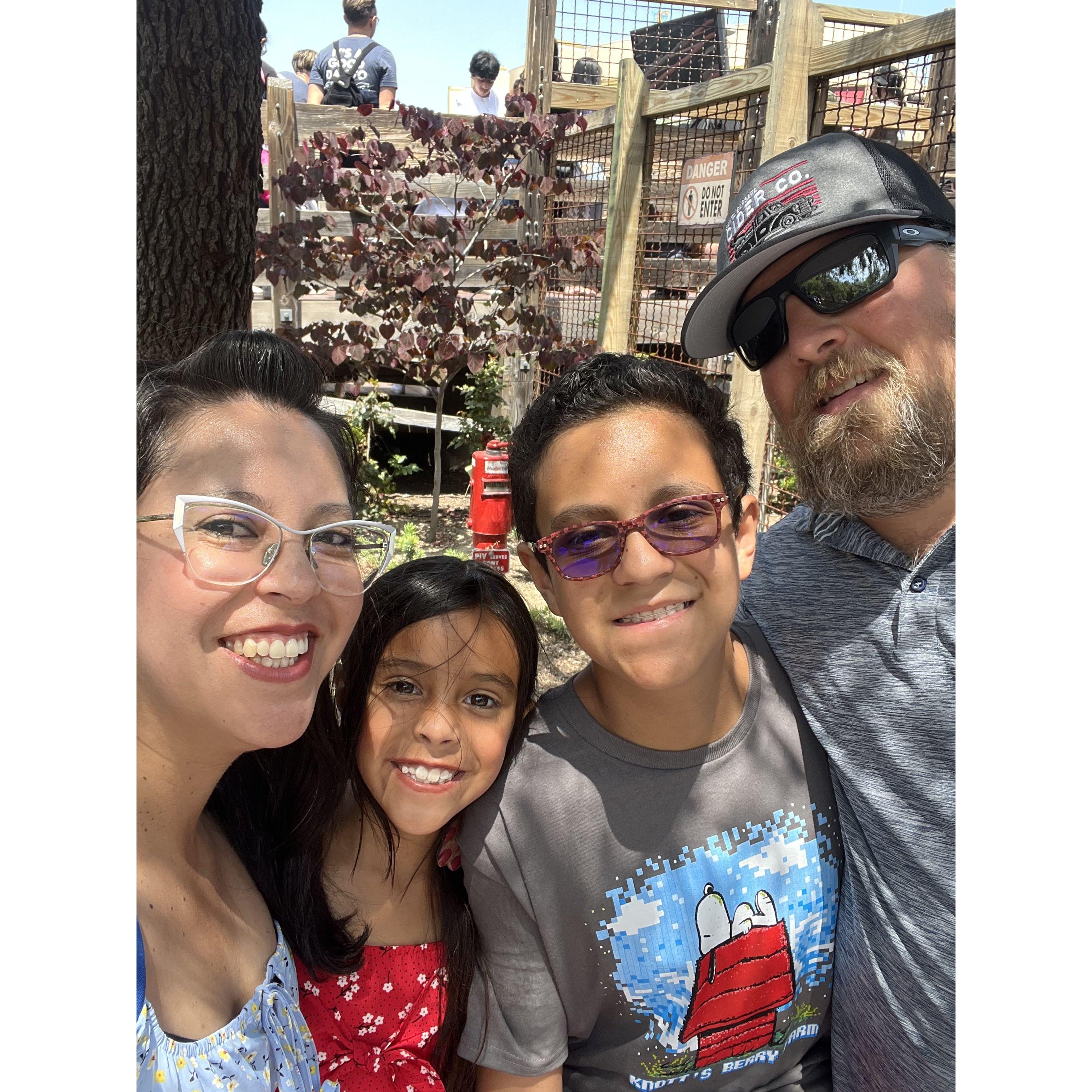 Apr 2023 - Knott's Berry Farm