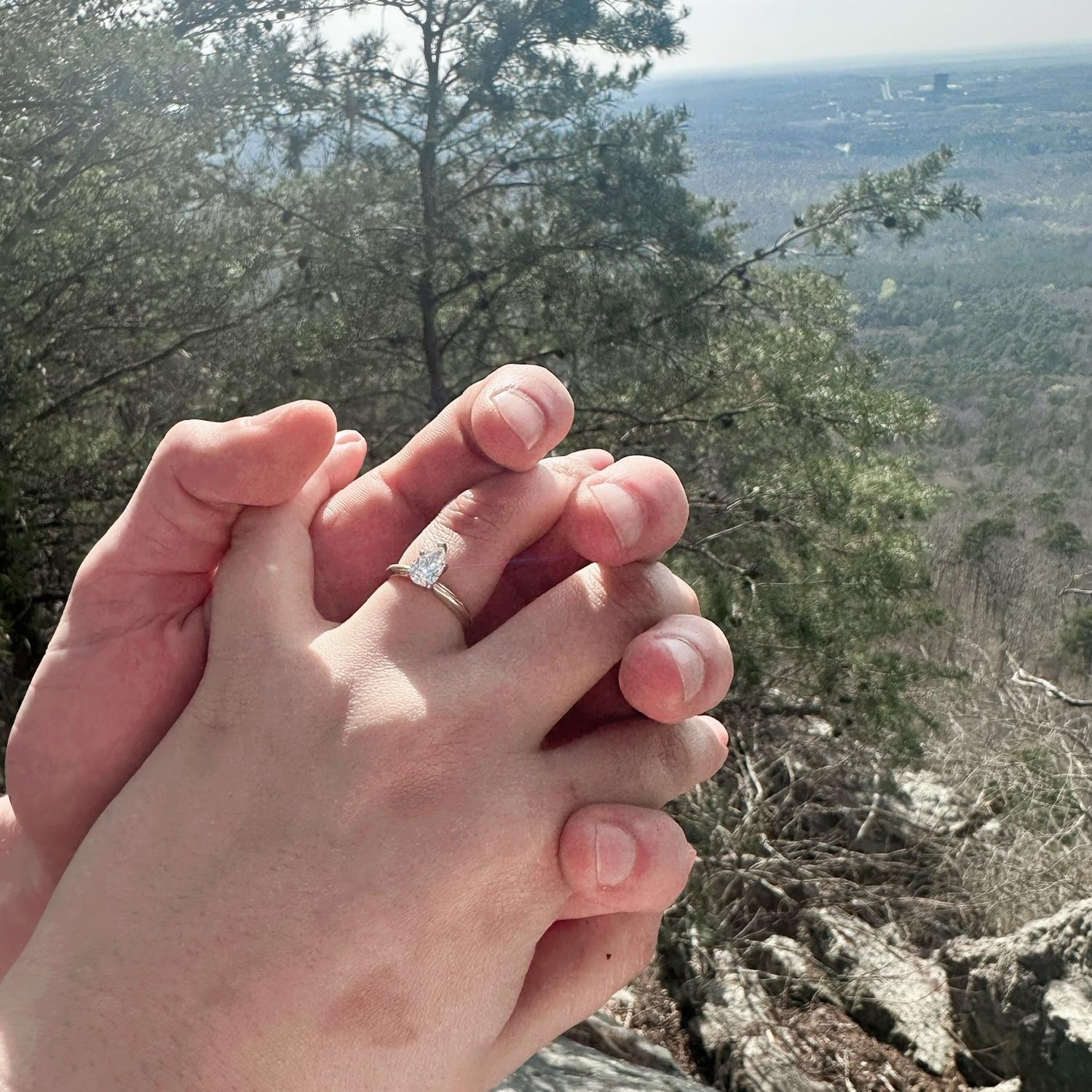 At the hike we got engaged! 💙