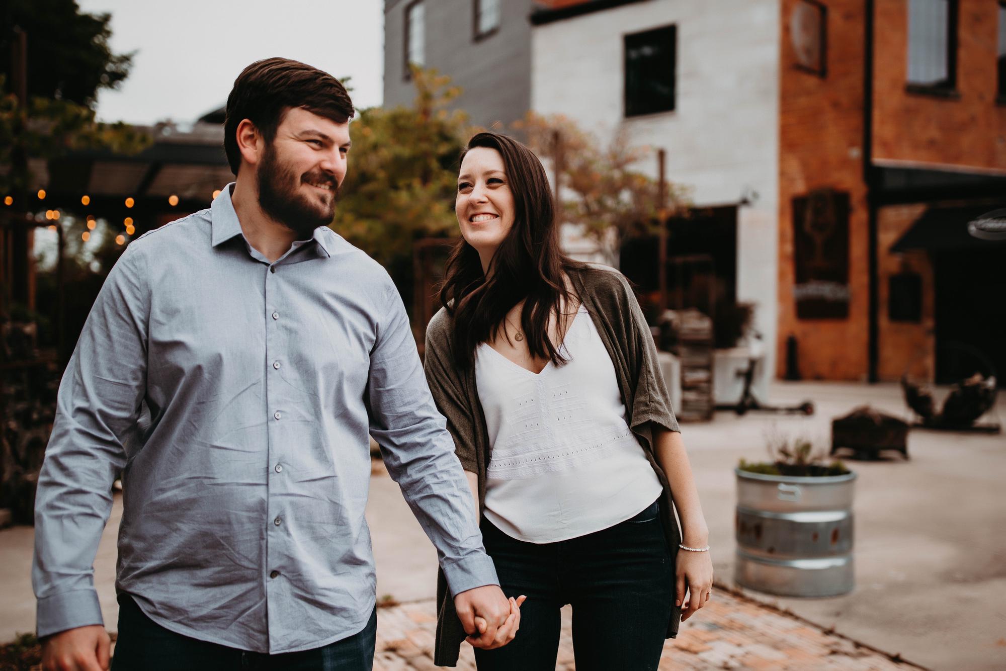 Engagement Pictures in Kentucky. May 2021