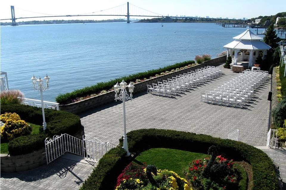 The Wedding Website of Niko Celentano and Lindsay Burns