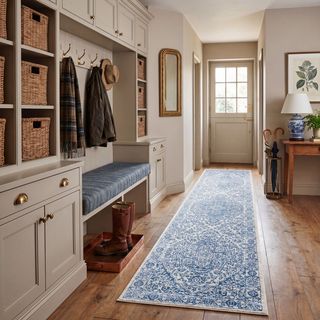 Brentwood Tradtional Medallion Runner