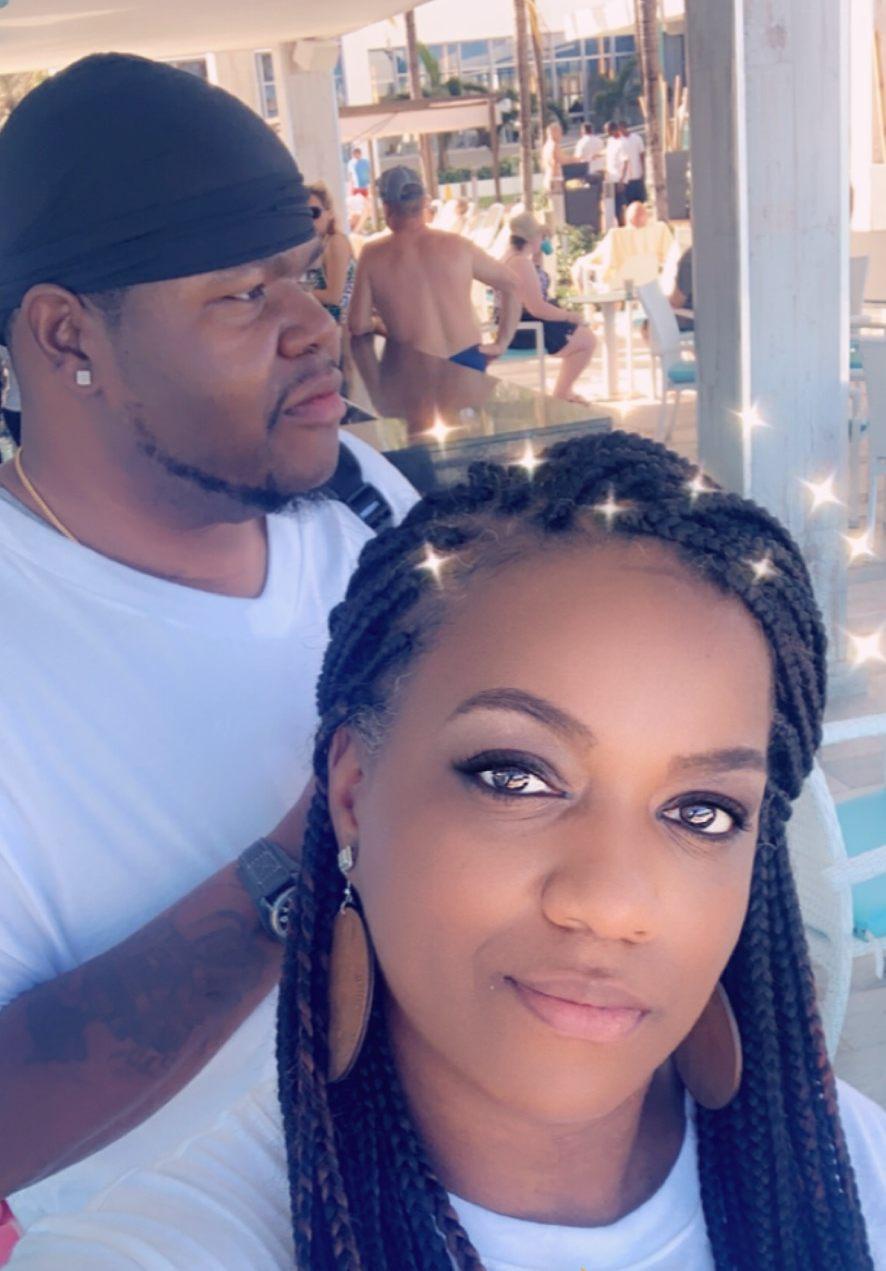The Wedding Website of Robert DeBold Jr. and Vateesha Steward