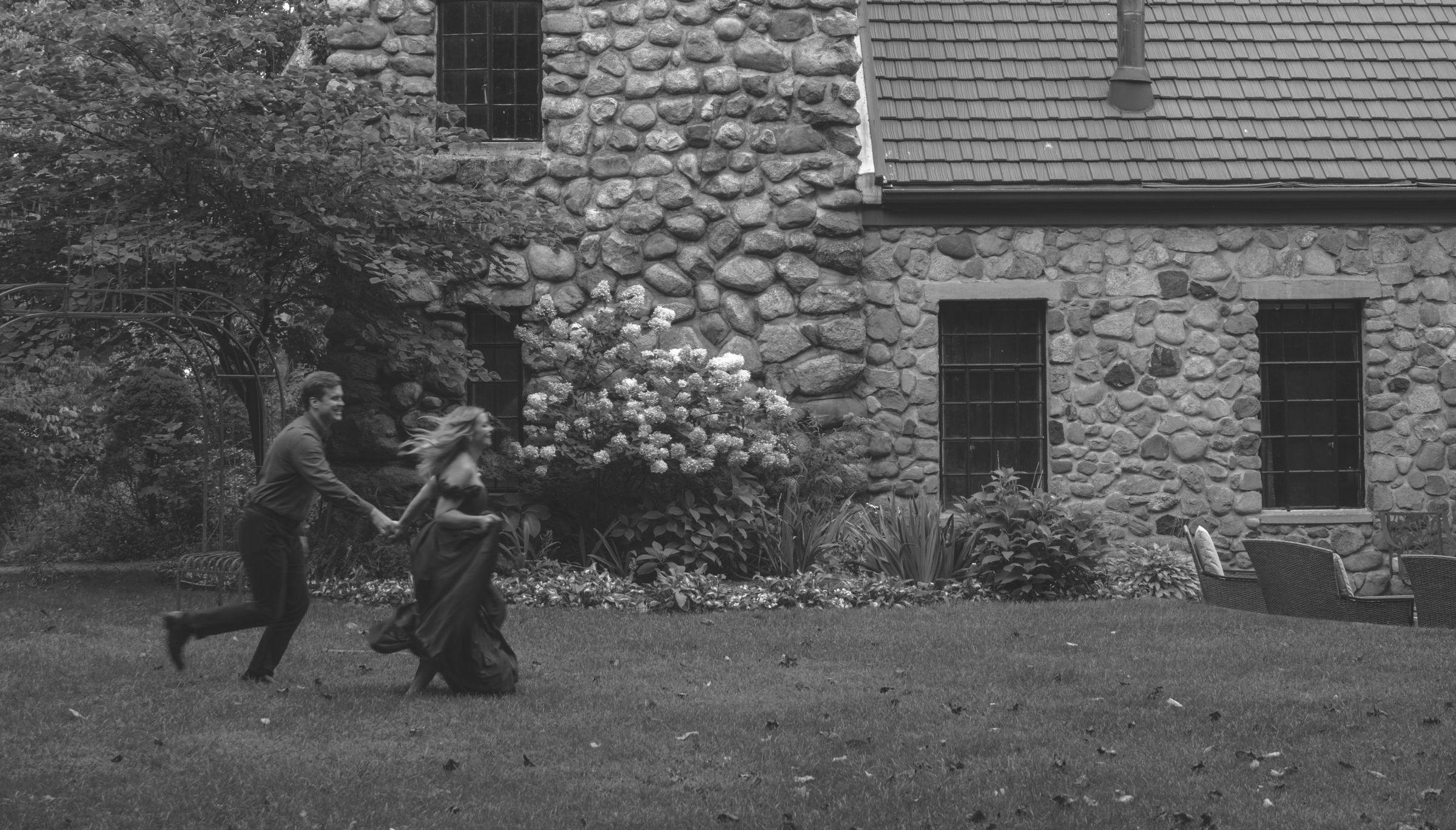 The Wedding Website of Nicole Maynard and Robert Hurley