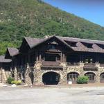 Bear Mountain Inn and Overlook Lodge