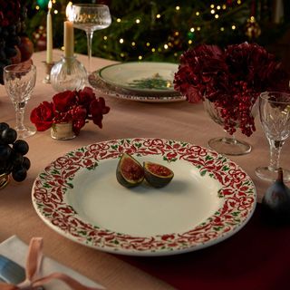 Christmas Tree Yuletide Dinner Plate, Set of 4