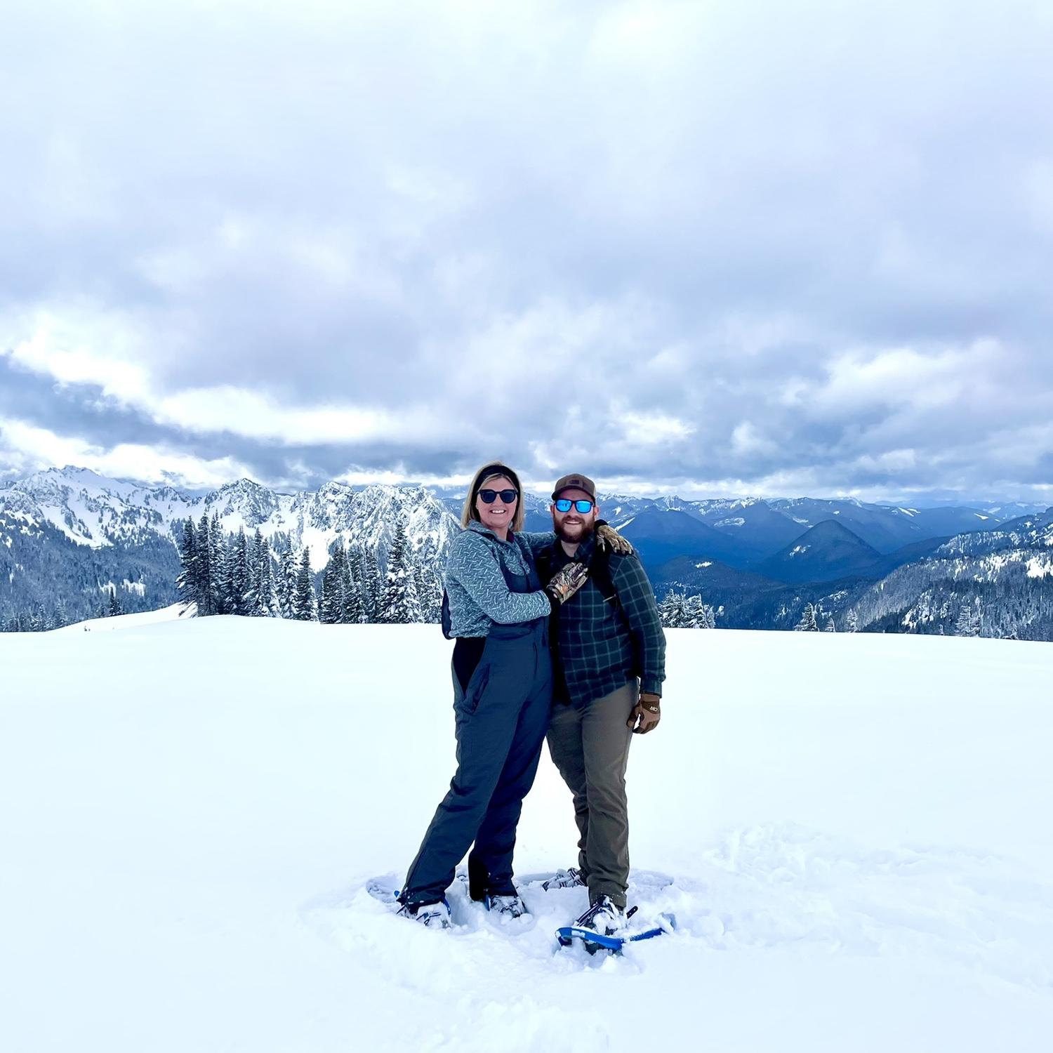 Getting engaged on a snowshoeing hike at Mt Rainier