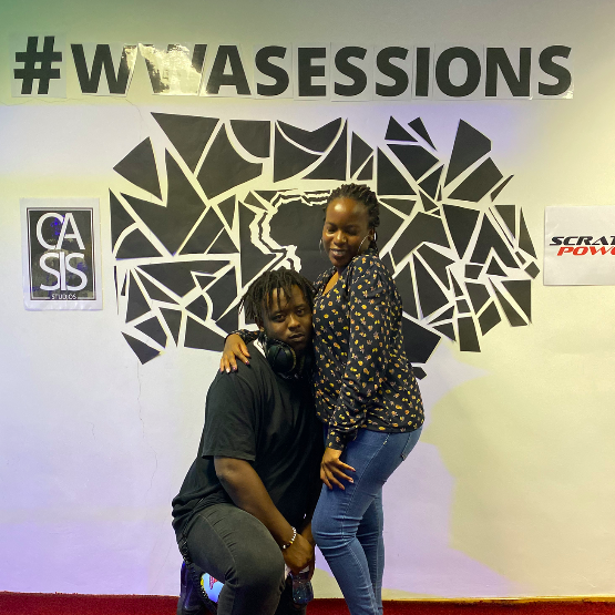 That time the band was supposed to be starting the show and the keyboard player is busy posing. #ScratchPower #OasisStudios #WWASESSIONS