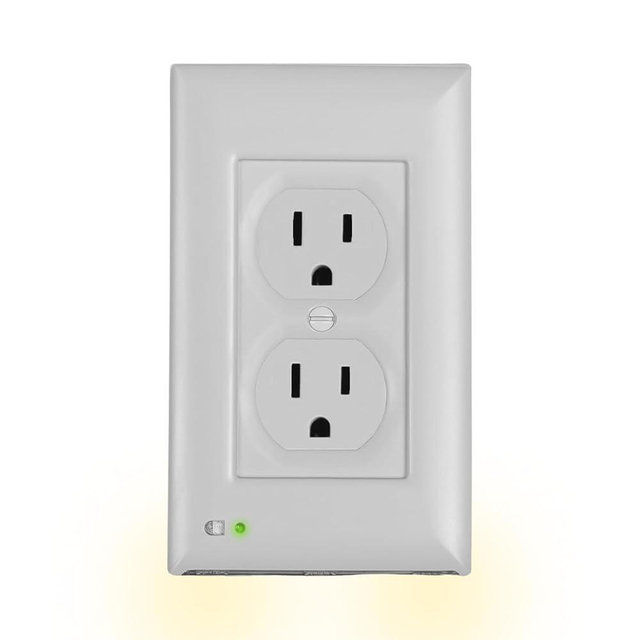 Lighted Outlet Cover Plate, Wall Outlet Cover with Light for Power Outages, Ice Storm & Hurricanes, Disaster Preparedness Items, 1-Pack White Duplex Covers for Electrical Outlets - Not GFCI Compatible