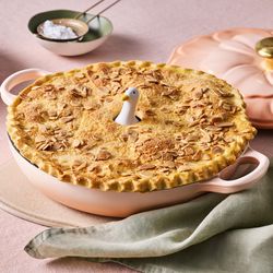 Le Creuset アップルディッシュ＆Pie Funnel Heritage Fluted Pie Dish
