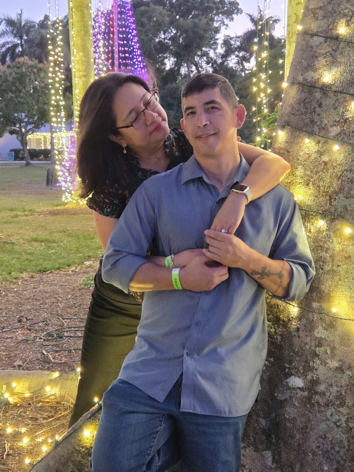 The Wedding Website of Evelyn Pastaza and Chris Hinman