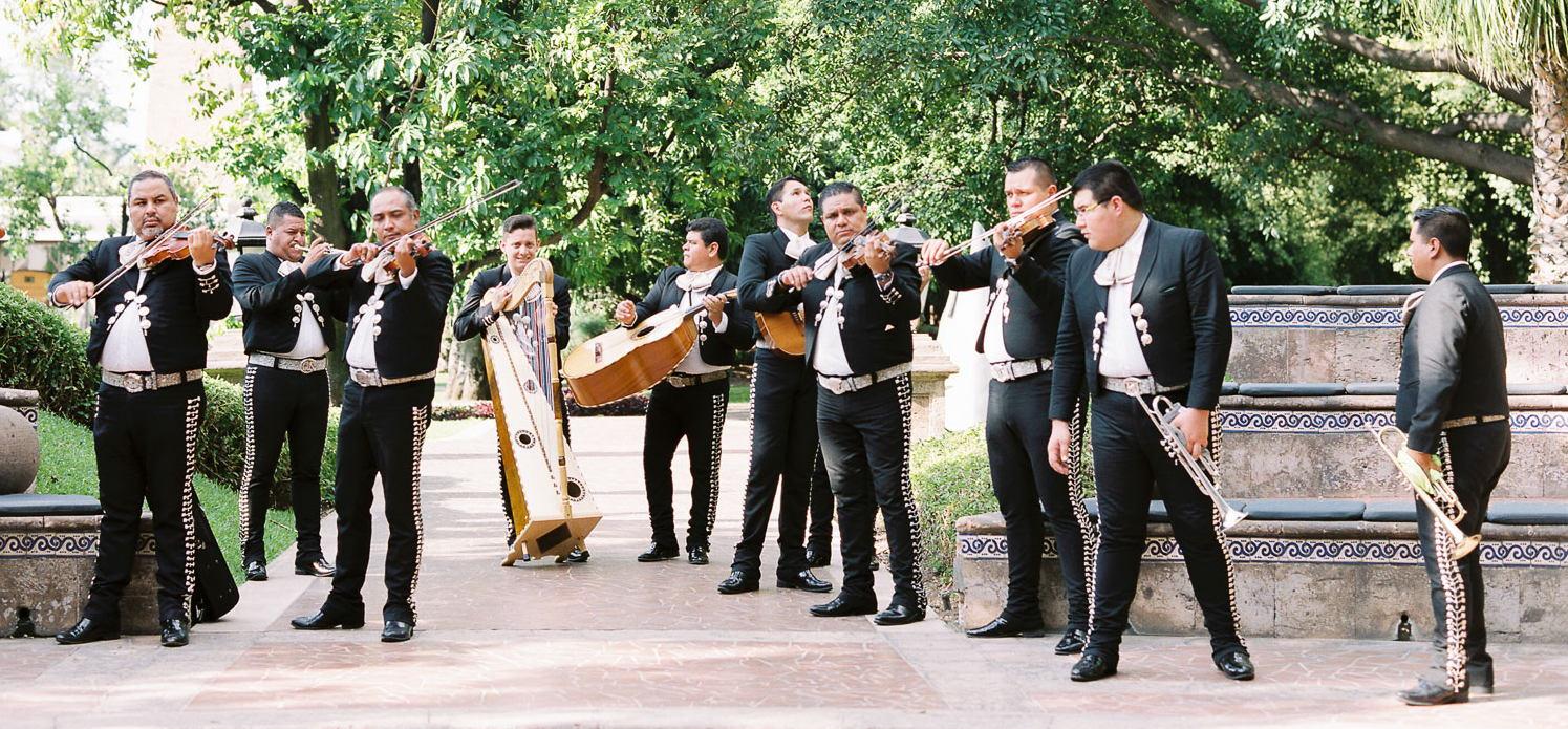 The Wedding Website of Vanessa Villarruel and Alberto Gonzalez