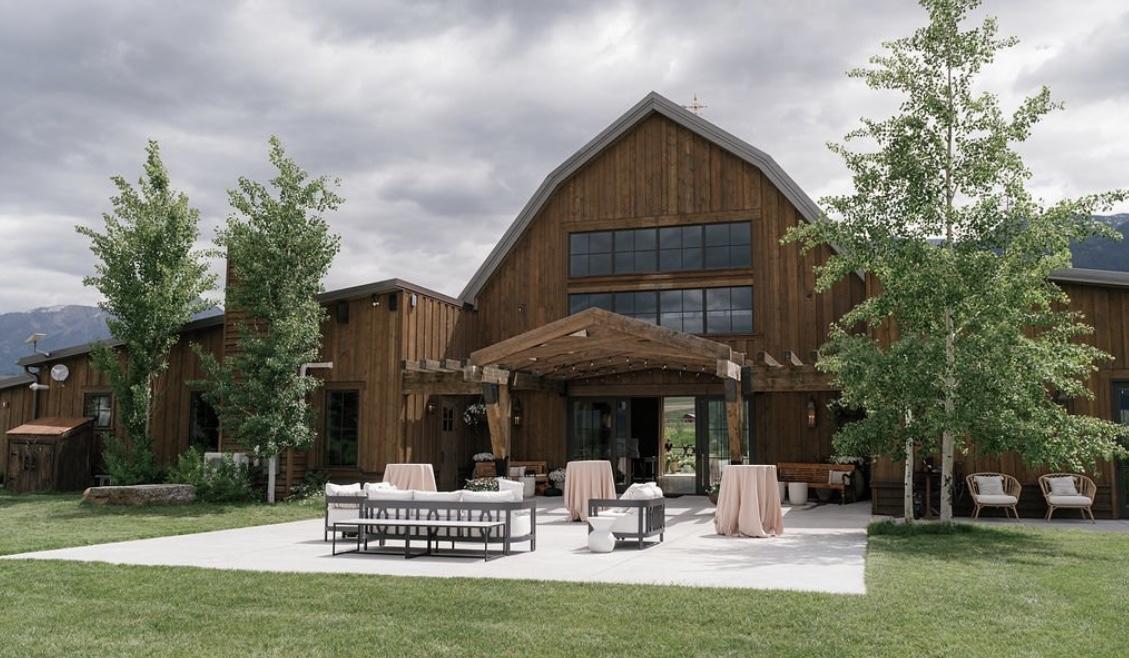 The Wedding Website of Delaney Matasic and CJ Sembaluk