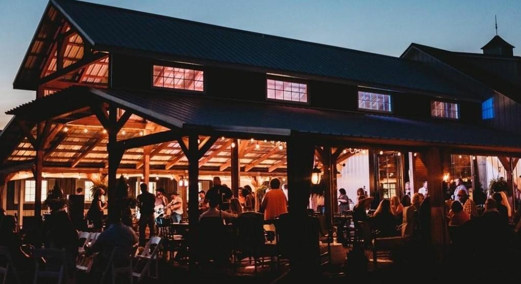 The Wedding Website of Alyssa Henderson and Ian Schwarz