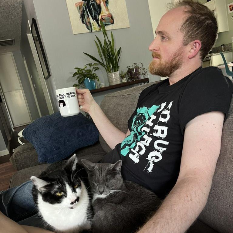 Zack may be allergic, but he has accepted Smudge and Snidely's love <3