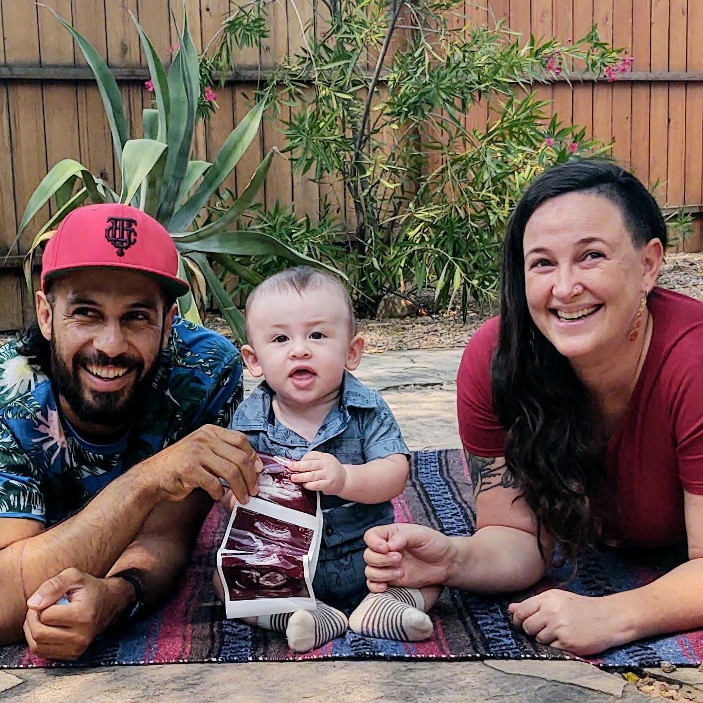 Pregnancy announcement for Ximena