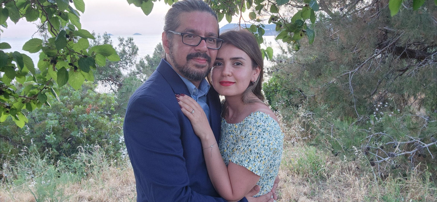 The Wedding Website of Arsia Rozegar and Farnoosh Bolvardi