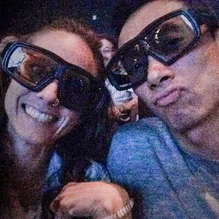 3D movie glamour.