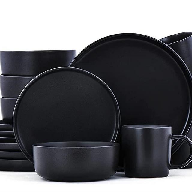 Famiware Dawn Dinnerware Set, 16 Piece Dishes Set, Plates and Bowls Set for 4, Black Matte