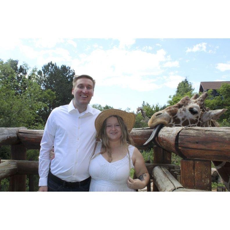 Dakota & Kari shared their love for  giraffes at Cheyenne Mountain Zoo in Colorado Springs, CO.