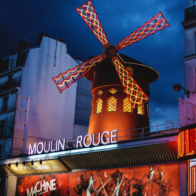 Tickets to Moulin Rouge with Champagne