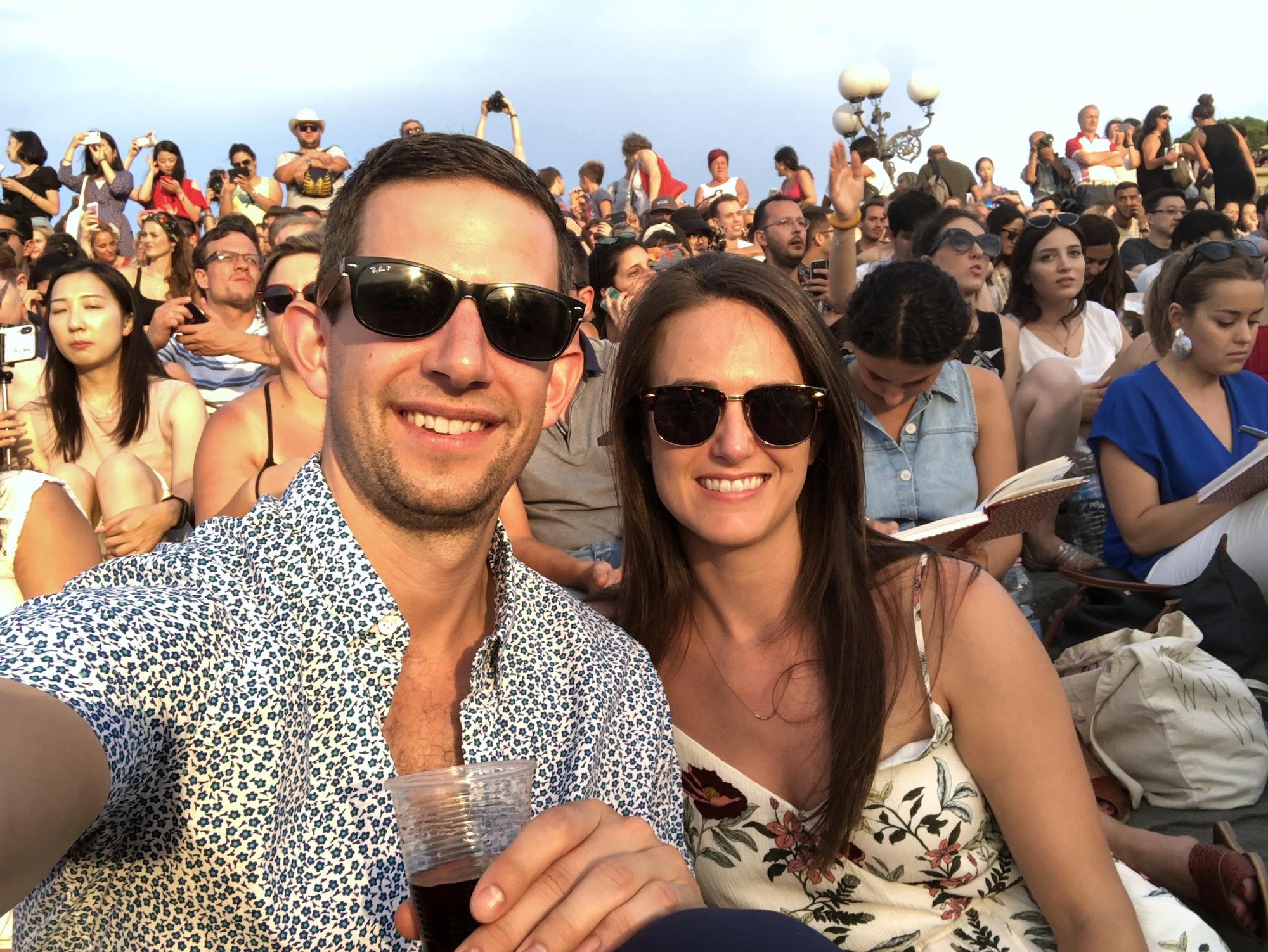 Should we have a pizza snack?! Watching the Italian sunset at the Piazza de Michealangelo in Florence… pizza and a bottle of wine in hand. Still one of our favorite nights ever.