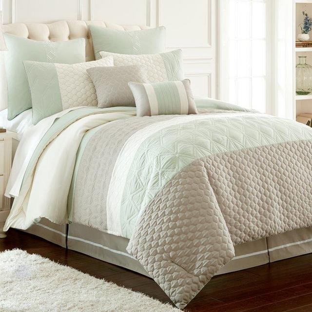Hemming Comforter Set