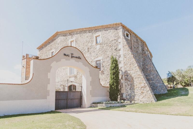 The Wedding Website of Eirinn Cassidy and James Hopkins