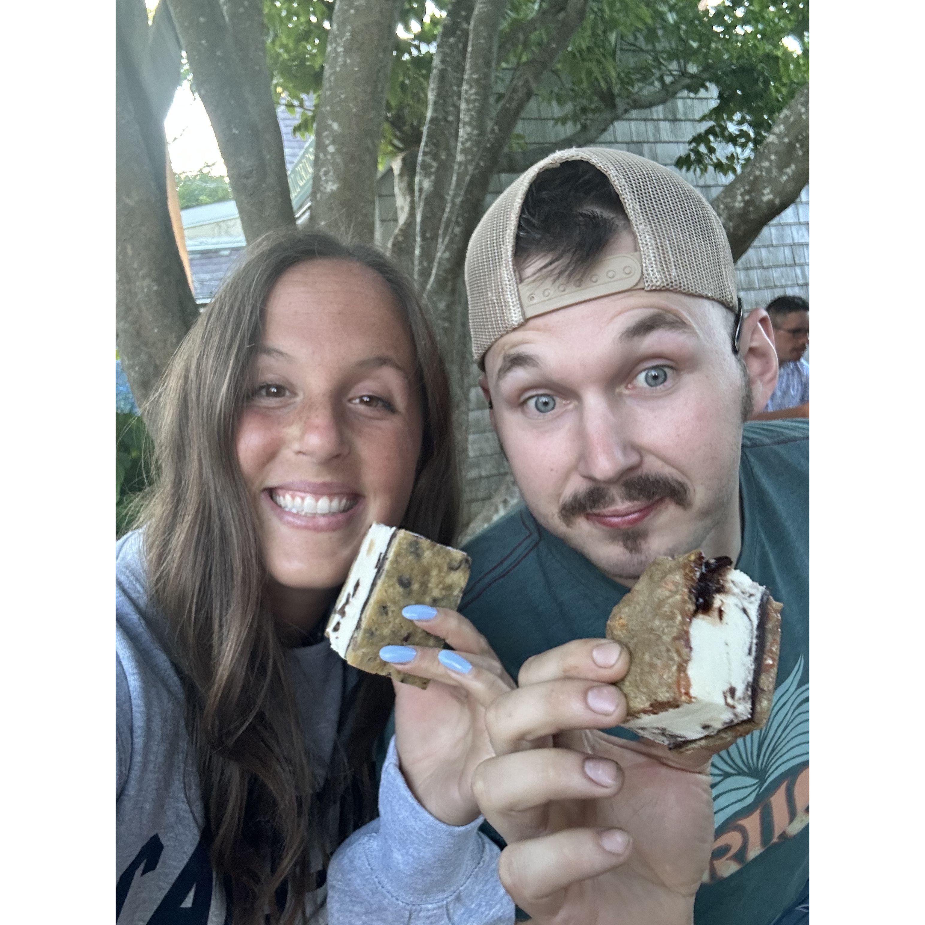 Shamus & Bianca love their ice cream! (especially Bianca!)