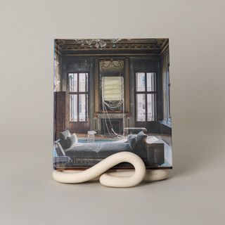Lumbra Book Stand