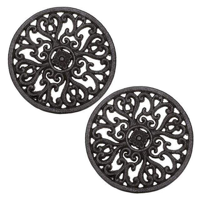 Sumnacon 6.7" Cast Iron Trivet, Decorative Round Trivet Mat Hot Pot Holder Pads with Vintage Pattern and Rubber Pegs/Feet for Rustic Kitchen Counter Or Dining Table (2 Pcs)