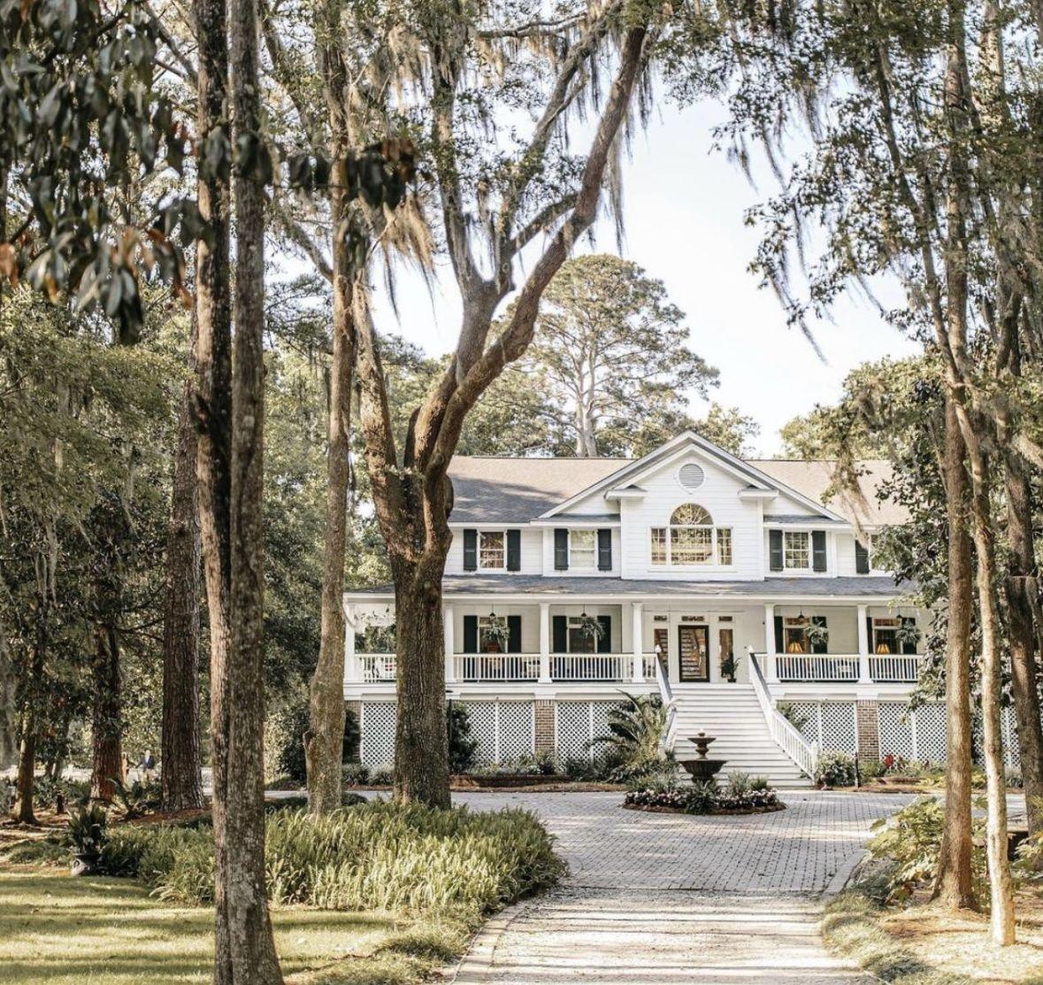 The Wedding Website of Emily Lopez and Thomas Brunswick