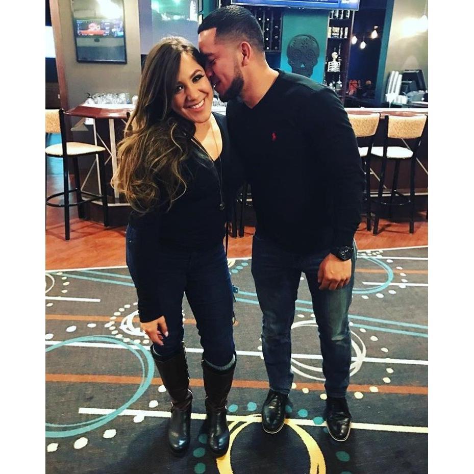 The First Time We Went Bowling 🎳
La Primera Vez Que Fuimos Al Boliche 🎳